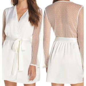 Bridal robe worn once! Ivory “Showstopper robe” size S